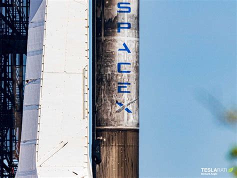 Spacex's starlink router engineering test unit features two antennas, two additionally, the router will operate on both the 2.4ghz and 5ghz frequency spectrums and two printed circuit board. SpaceX Starlink a step closer to internet service and Elon Musk has beta test details | Motor ...