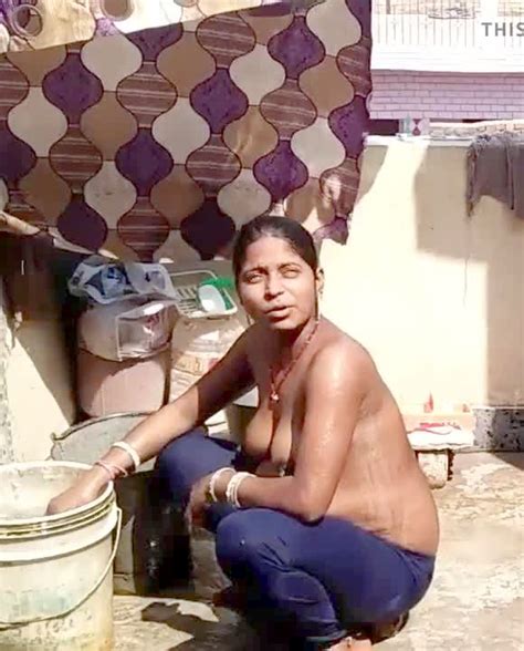 Pregnant Desi Indian Village Babe Bathing Outdoor Porno F Porn