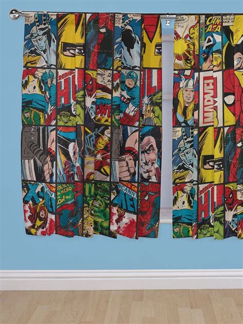 Maritime farben und streifen passen besonders gut zu einer kinderzimmer gardine für jungen. Marvel Avengers Vorhang Set. Coole Deko für ein ...