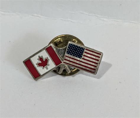 Lapel Pin Crossed American And Canadian Flag 30 C Ebay