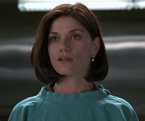 Linda Fiorentino Biography - Facts, Childhood, Family Life & Achievements