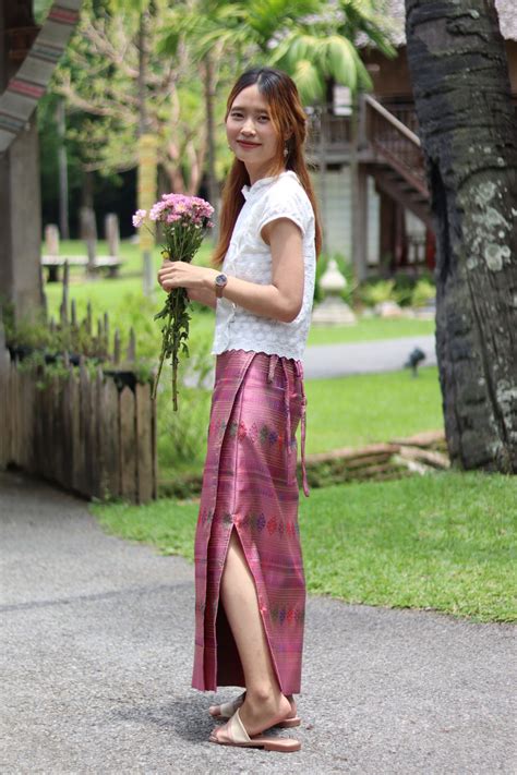 RaanPahMuang Authentic Thai Silk Wrap Skirt Waist Ties Leg Slit Tradit