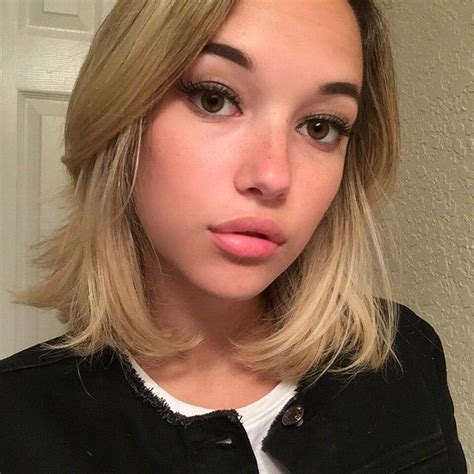 Sarahfuckingsnyder On Instagram “xoxo” Sarah Snyder Brown Eyes Blonde Hair Fancy Hairstyles
