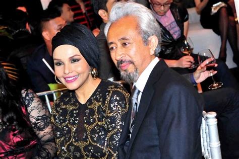 Menurut raja farah, kejadian berkenaan berlaku selepas waktu berbuka malam semalam, ketika dirinya … Gambar Suami Penyanyi Jazz Popular Noryn Aziz | GOSIP ...