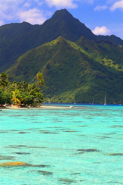Moorea French Polynesia © F Vequaud Travel Around
