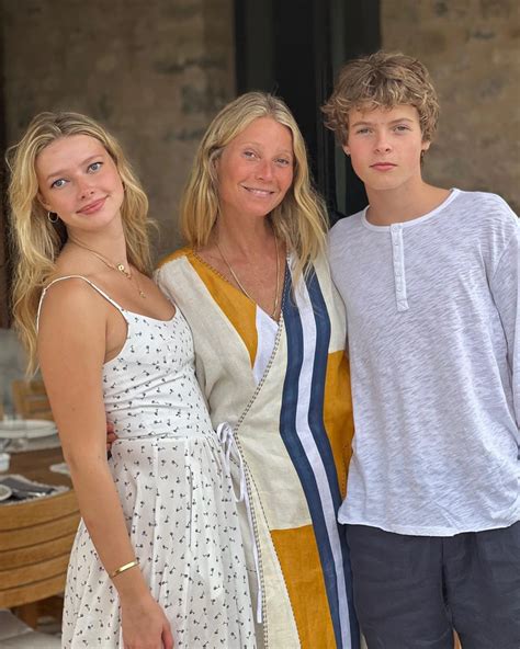Gwyneth Paltrow Daughter Meet Apple Martin And Son Moses Martin