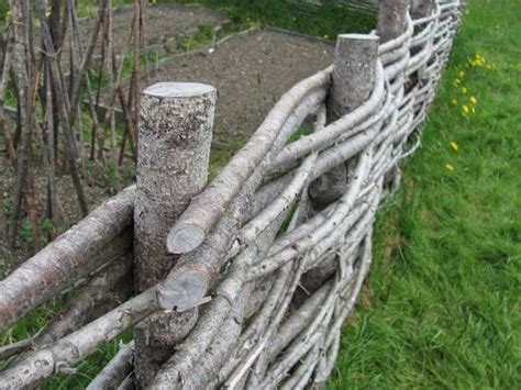 Do it yourself temporary fence. 24 Unique Do it Yourself Fences That Will Define Your Yard ...