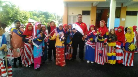 Visit our website and master malay! My Cliche Love Story: Pertandingan Baju Beragam/Jalur ...