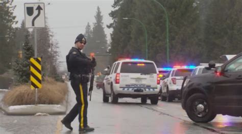armed man arrested after standoff with rcmp in north vancouver neighbourhood bc globalnews ca