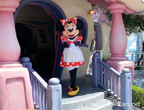 2021 Dlr Disneyland Mickeys Toontown Minnies House Minnie Mouse 1