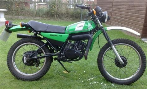 Back in the 80s, the monoshock was one off amongst scramblers, a pride! yamaha dt 125 175 250 360 400