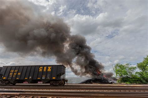 Photos Railroad Ties Catch Fire At Csx In Huntington Multimedia