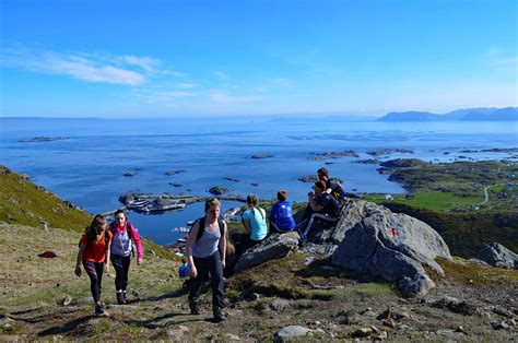 It seems that dronningruta is a 'love or hate' route, we heard voices of either high praise or total dislike. Dronningruta i Øksnes — Turer og aktiviteter — Vesterålen ...