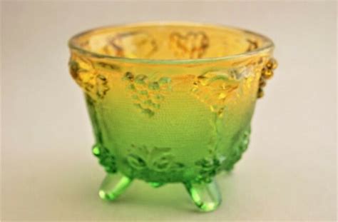 Vintage Janette Green Amberina Four Footed Grape And Leaf Dish Ebay