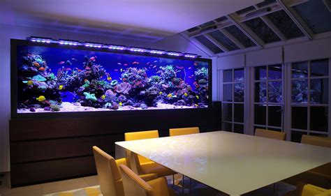 22 Beautiful Interiors With Spectacular Aquariums You Have To See