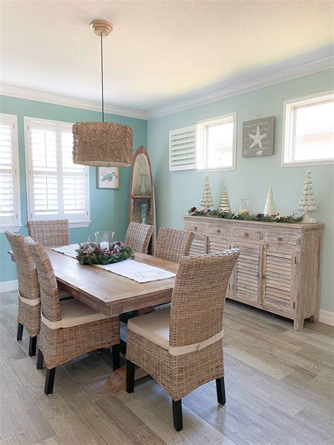 Simple Decor Refresh In A Coastal Christmas Dining Room