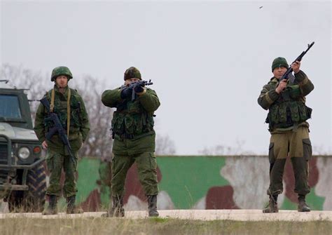 Ukraine Soldiers Engage In Test Of Wills With Russian Troops The