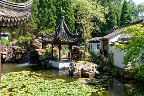 Der botanische garten chenshan (chinesisch 上海辰山植物園 / 上海辰山植物园, pinyin shànghǎi chénshān zhíwùyuán) ist ein im april 2010 zur expo 2010 eröffneter botanischer garten in der großgemeinde sheshan des shanghaier stadtbezirks songjiang.der garten hat eine größe von 207 hektar und ist teil einer wasserreichen landschaft, deren markante punkte neun bis zu 100 m. 4 Erlebnisse „für umme" - Meine Tipps für einen ...