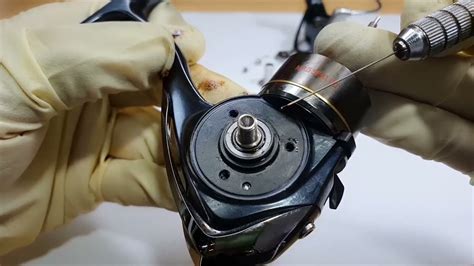 How To Repair Mag Oil Into Daiwa Magsealed Reel Series Youtube
