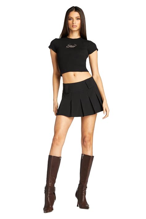 Carmel Skirt In 2020 Black Pleated Mini Skirt Pleated Mini Skirt Black Crop Tee