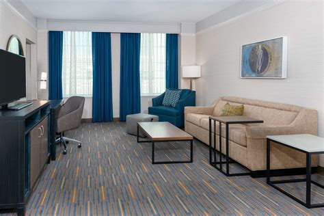 You can fit up to guests at hotels with an average star rating of 2.80. Hampton Inn & Suites Downtown Buffalo, NY - See Discounts