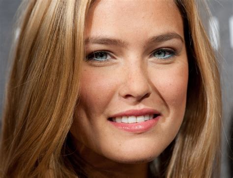 Model Bar Refaeli Steht Auf Schöne Zähne Bz Die Stimme Berlins