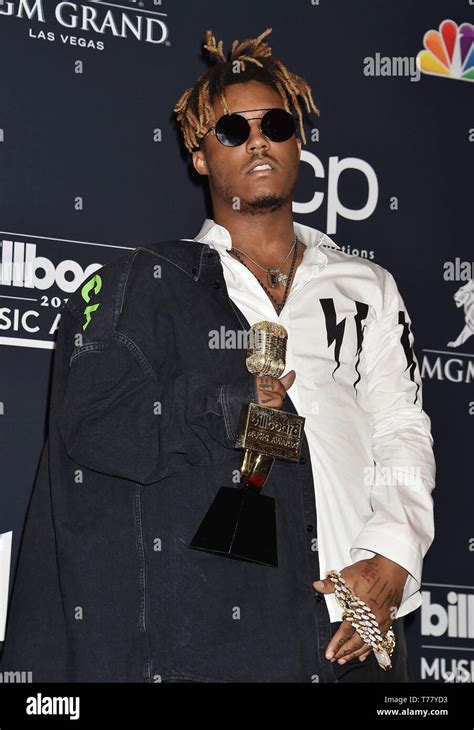 Las Vegas Nv May 01 Juice Wrld Poses With The Award For Best New