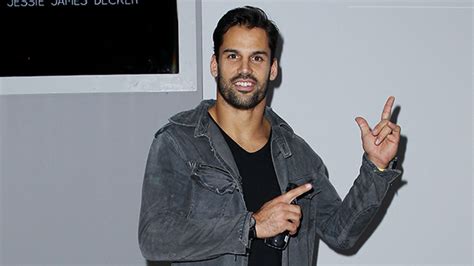 Eric Decker Bares Abs On Instagram Sexy New Pic Hollywood Life