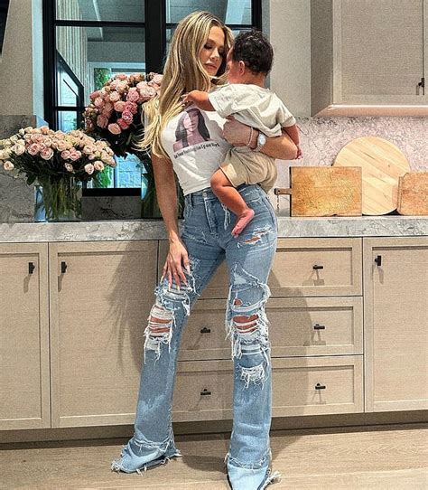 Khloe Kardashian Admits She Feels Less Connected To Her Newborn Son Trends Now