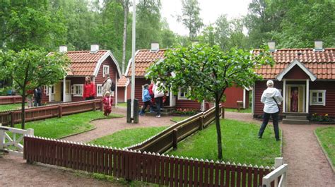 Original aus der astrid lindgrens värld in neuware pippi langstrumpf villa kunterbunt aus holz von micki pippi haus villa. Fotos von Astrid Lindgrens Welt - Schwedentipps.se