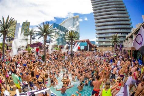 Best Dayclubs And Pool Clubs Las Vegas Nightclubs And Pool Parties