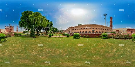 Vista De 360 Grados De Alama Iqbal Park View Del Dr Allama Iqbal Tumba