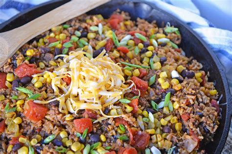 Healthy mexican rice that tastes amazing! Mexican Beef and Rice Casserole | One Dish Ground Beef Recipe