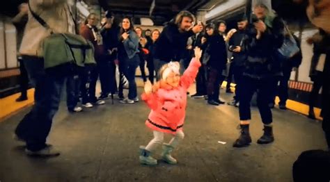 Video Little Girl Starts Dance Party On Subway Platform Pix11