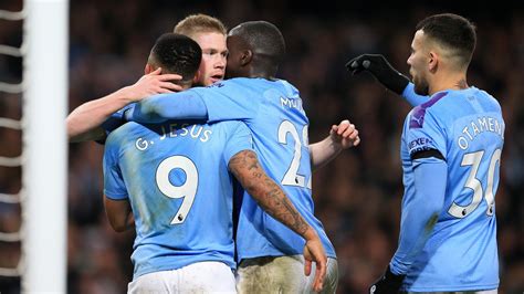 Football News Manchester City Overwhelm Leicester To Close Gap On
