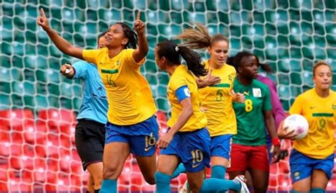 Pemain berjuluk si kancil tersebut memang berhasil jadi andalan persija sejak direkrut pada 2018. Gaji Pemain Bola Wanita di Brazil Setara dengan Pemain ...