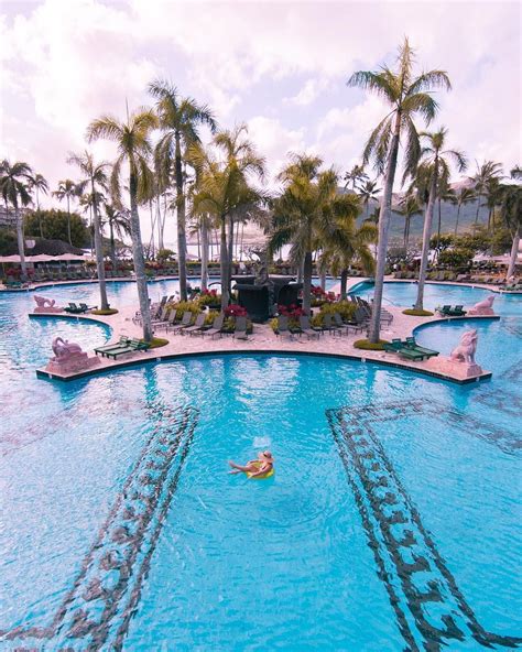 Amazing Hotel In Hawaii With An Incredible Pool Hawaii Hotels Hotel