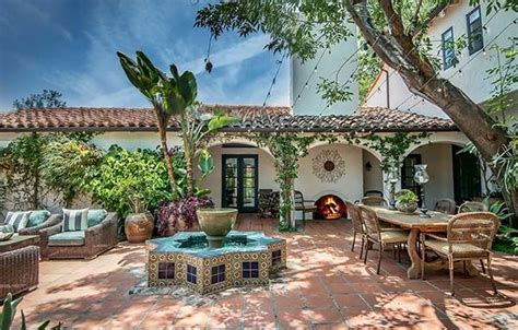 Romantic Spanish Style Villa In Beverly Hills One Kindesign Spanish