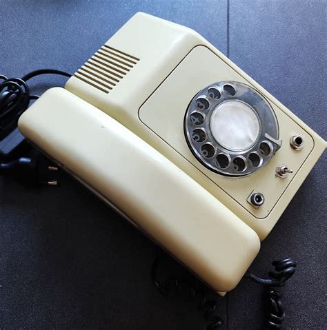 Lo Fi Vintage Phone Rotary Dual Microphone Cream Reverb