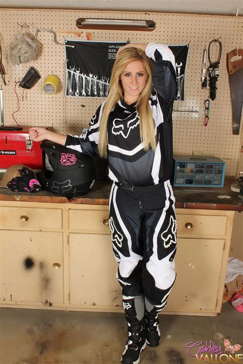 Amateur Race Driver Ashley Vallone Strips Her Gear To Tease In The Garage Amateur Babe R Hub