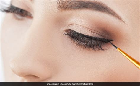 3 Foolproof Tricks For Perfect Winged Eyeliner