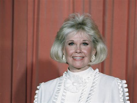 Legendary Actress And Singer Doris Day Dead At 97 Chicago News Wttw