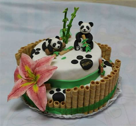 Check spelling or type a new query. Awesome bamboo and panda cake | Torta de oso, Torta de oso ...