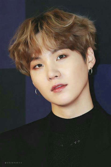 Fanpage of min yoongi (suga) from the band bts *°* many suga pictures :3. imagens para capas ou wallpaper em 2020 | Foto suga, Fotos do suga, Meninos bts