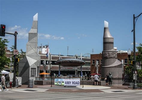 Named after rapid creek, where the settlement developed, it is in the western part of the state, located on the eastern slope of the black hills mountain range. Main Street Square | Rapid city, Rapid city south dakota ...