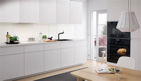 Ikea ofrece un servicio de instalación de los muebles de cocina (servicio completo de cocinas) que te sale por 150 euros por cada metro lineal de cocina o. COCINA