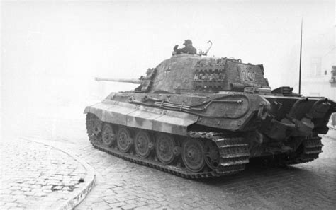 1944 Hongrie Budapest Un Panzer Vi Tiger Ii Königstiger Dans La