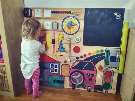 See more ideas about activity board, busy boards for toddlers, sensory boards. Activity board, co tam určitě dát? - Modrý koník