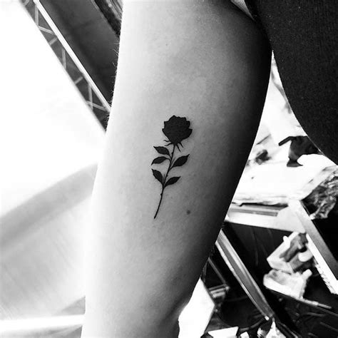 40 Most Beautiful Black Rose Tattoo Images Kulturaupice