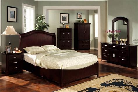 Dark floors are the most popular when it comes to hardwood flooring, so the next logical question my customers ask is, what are the best paint colors. Adorable Paint Colors for Bedroom with Dark Furniture ...